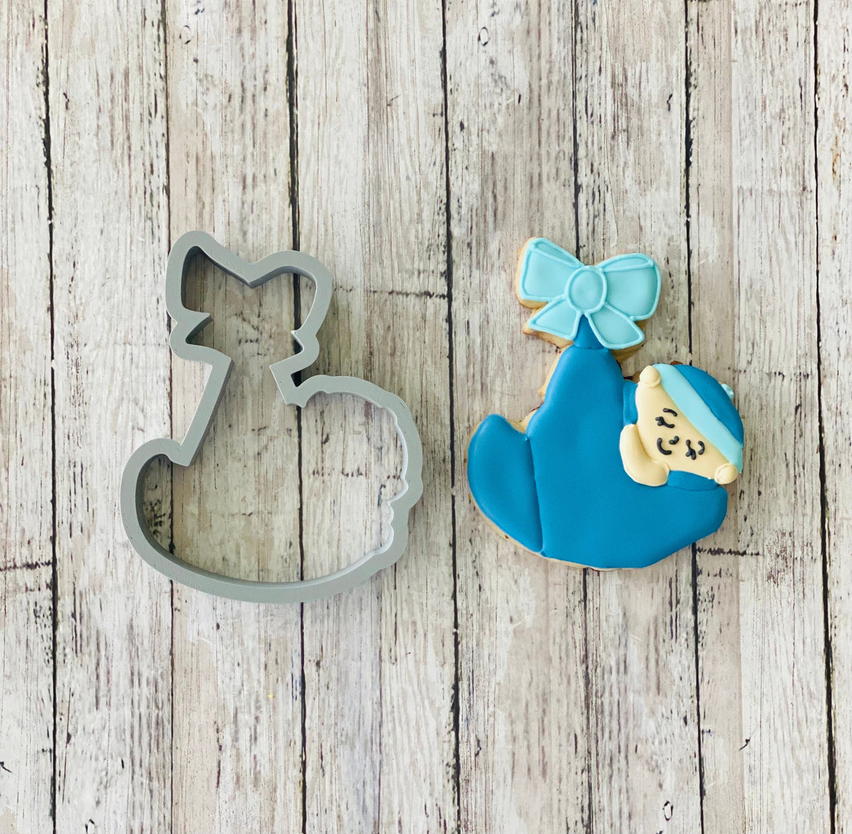 Baby in Bassinet Cookie Cutter, hanging baby cutter, baby shower cutter, sleeping baby cutter