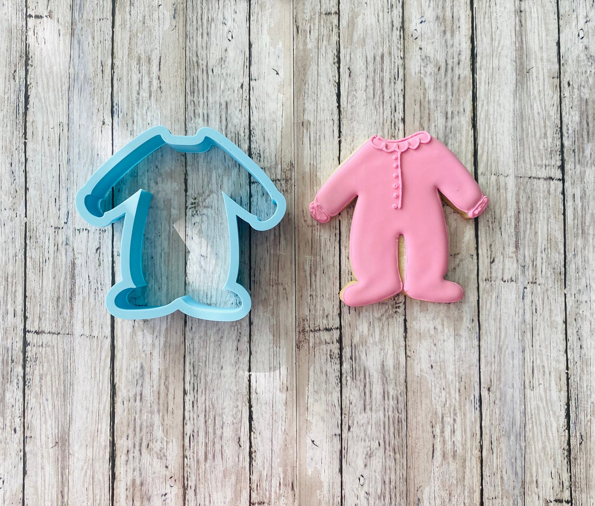 Long Sleeve Onesie Cookie Cutter, onesie cutter, baby cutter, baby shower cutter, clothes cutter