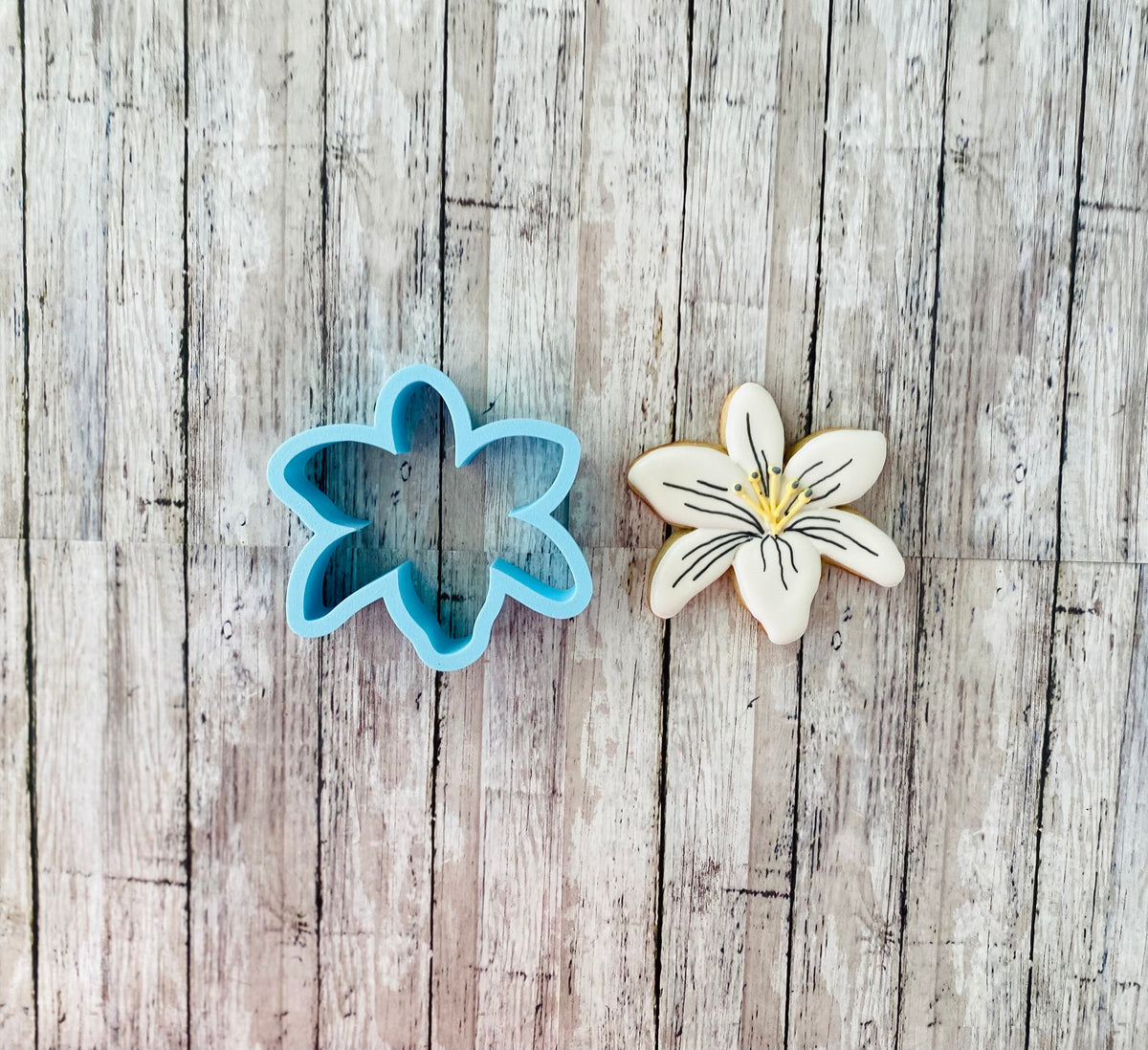 Lily Cookie Cutter, Floral Cutter, Mother's Day Cutter, Nature Cutter, Flower Garden Cutter