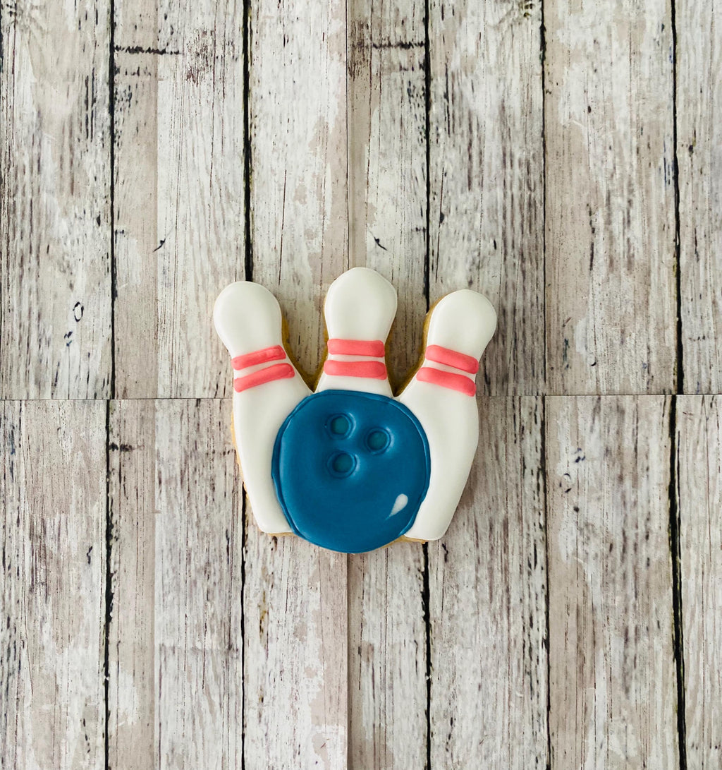 3 Bowling Pins with Ball Cookie Cutter, bowling pins cutter, sports cutter, men's cutter, bowling ball cutter