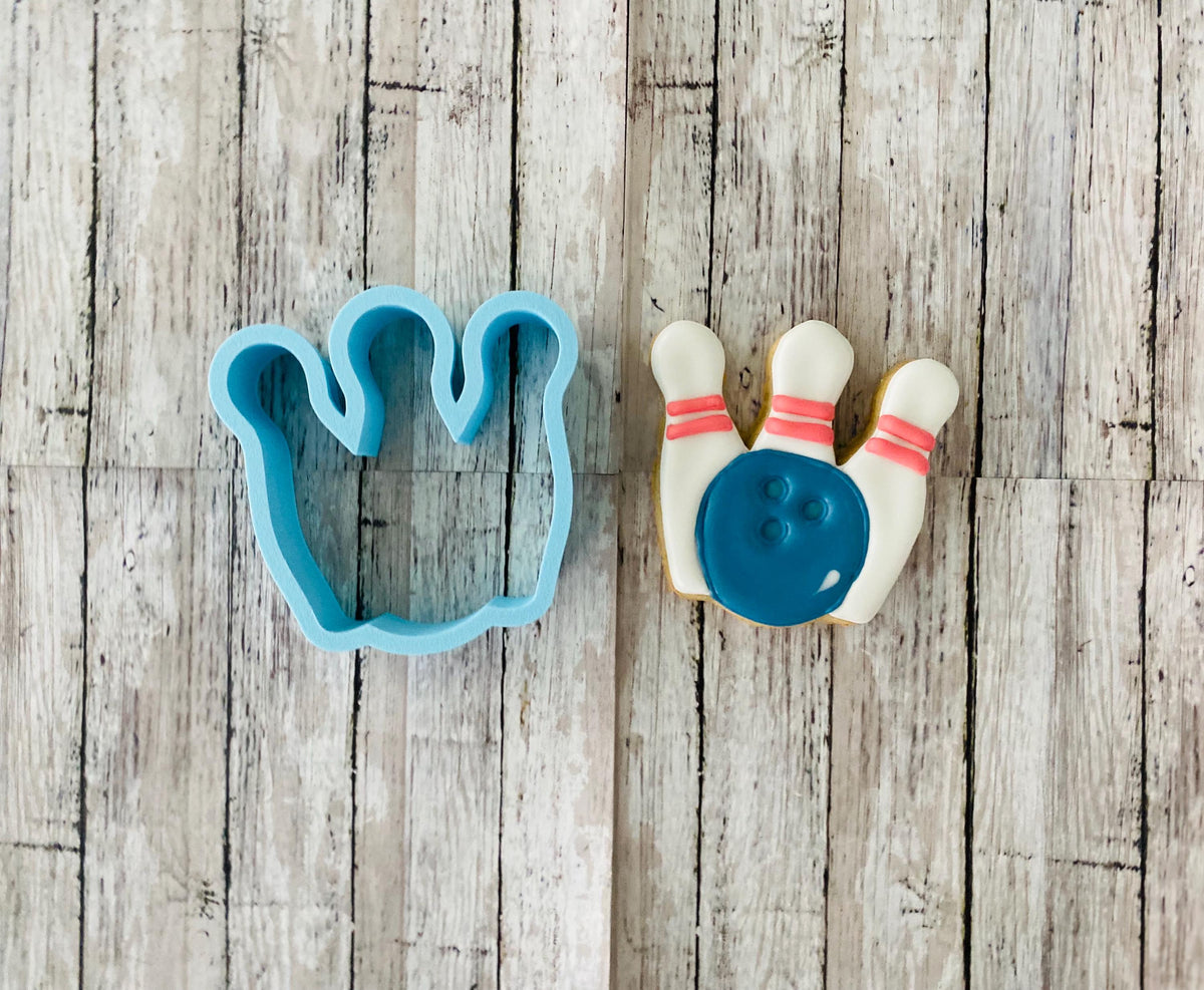 3 Bowling Pins with Ball Cookie Cutter, bowling pins cutter, sports cutter, men's cutter, bowling ball cutter