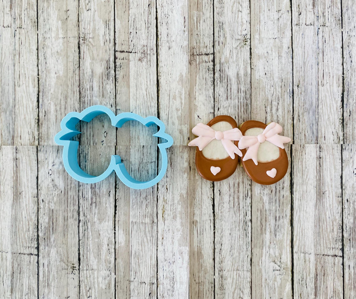 Baby Shoes with Bow Cookie Cutter, girl cutter, baby cutter, baby shower cutter, clothes cutter, shoes cutter